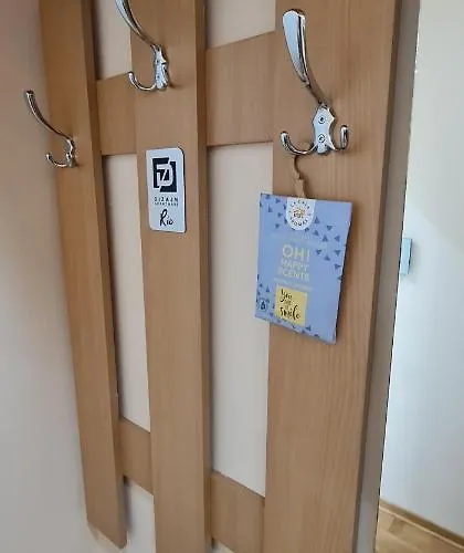 Design Business Lux 4 Star 